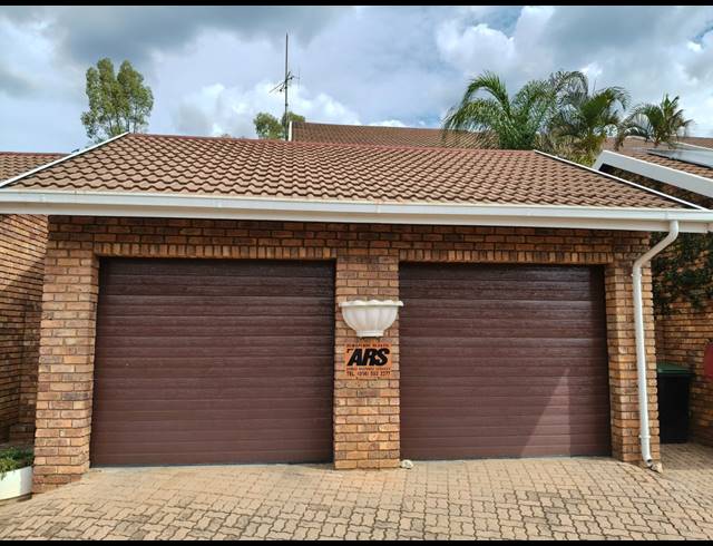 3 BEDROOM TOWNHOUSE FOR SALE IN SAFARI GARDENS
